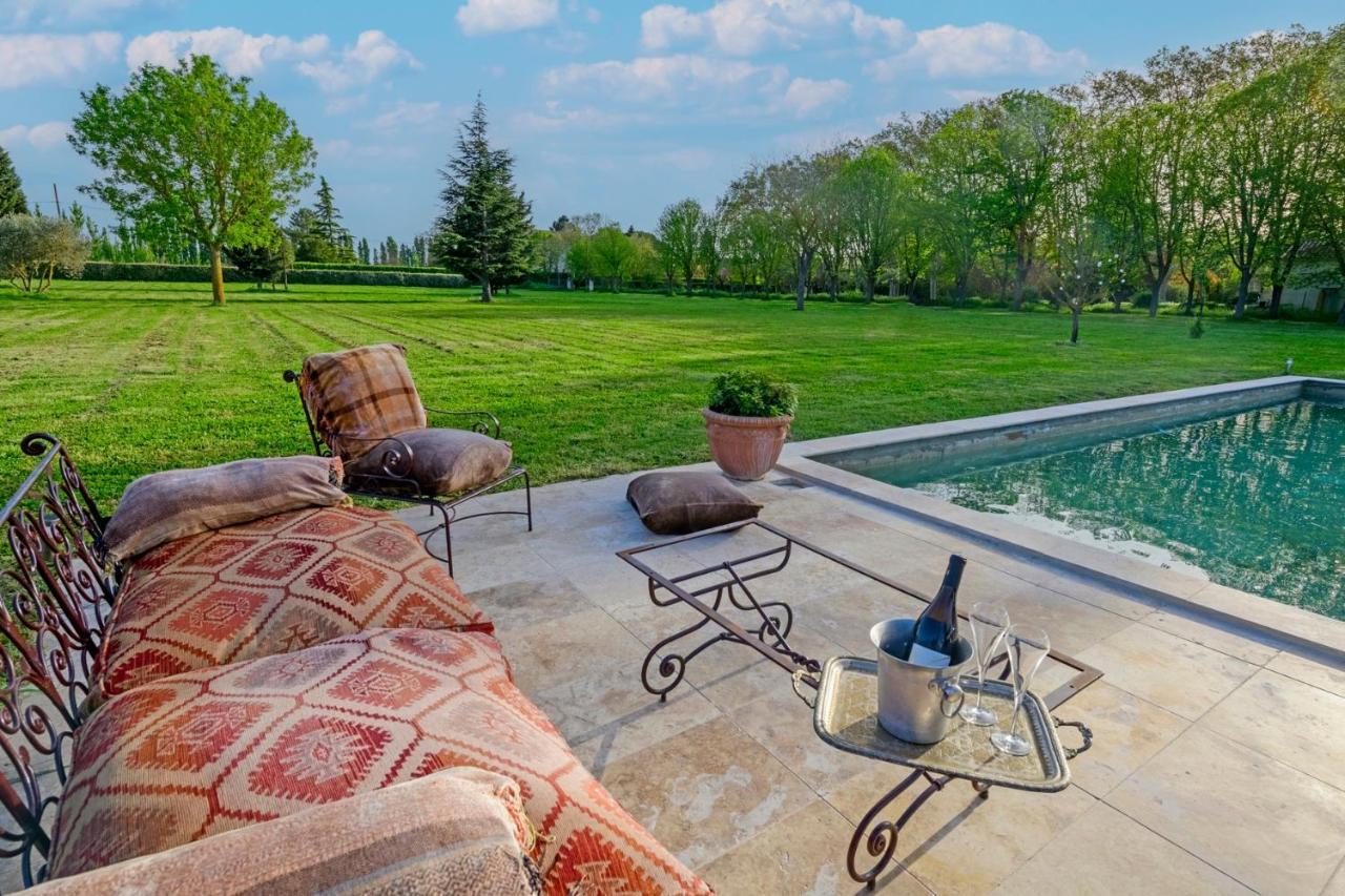 Bastide De Bellegarde Bed & Breakfast Avignon Exterior photo